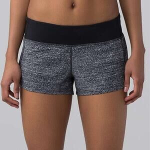 Lululemon Speed Up Short Salt Alpine White Black / Black Size 8